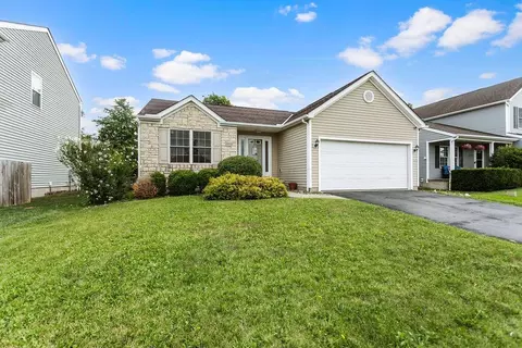 2352 Boston Mills Dr, Grove City, OH 43123