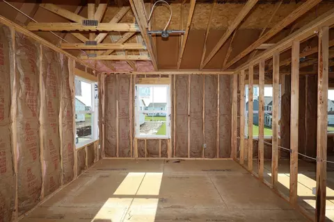 Bedroom - 1668 Kenneth Dr, Delaware, OH 43015 photo 2 of 3