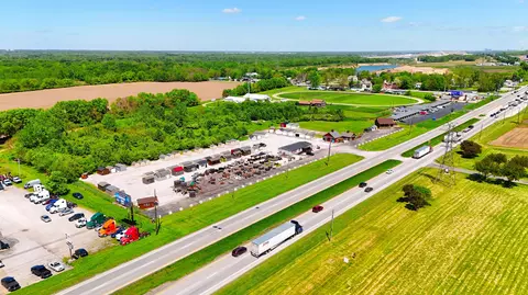 6445 S High St, Lockbourne, OH 43137
