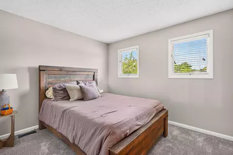 Bedroom - 253 Clark Dr, Circleville, OH 43113 photo 6 of 8