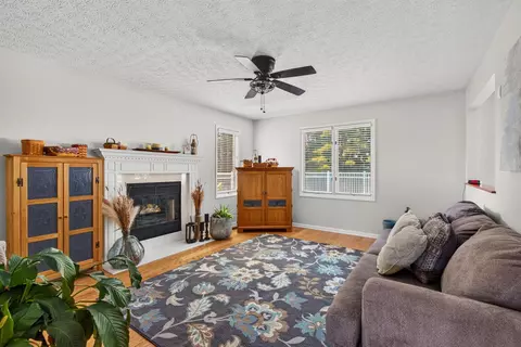 Living - 253 Clark Dr, Circleville, OH 43113 photo 1 of 5