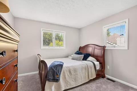 Bedroom - 253 Clark Dr, Circleville, OH 43113 photo 7 of 8