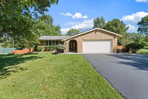300 Heather Ln, Powell, OH 43065