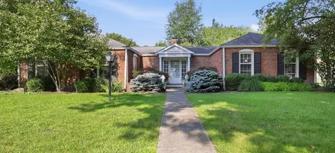 129 S Mulberry St, Granville, OH 43023
