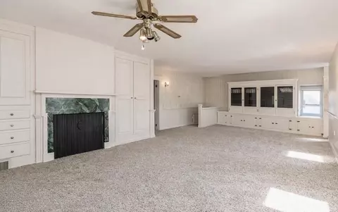 Living - 207 E Wheeling St, Lancaster, OH 43130 photo 3 of 3