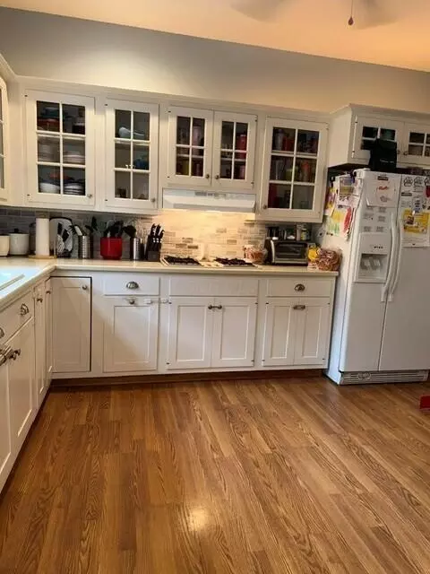 Kitchen - 207 E Wheeling St, Lancaster, OH 43130 photo 2 of 2
