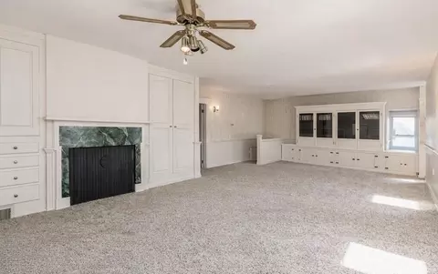Living - 207 E Wheeling St, Lancaster, OH 43130 photo 1 of 1