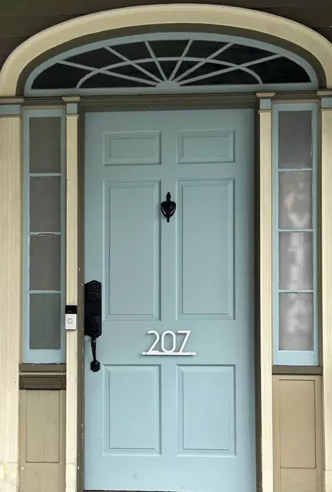 Entry Way - 207 E Wheeling St, Lancaster, OH 43130 photo 1 of 4