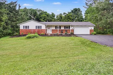 121 Cherokee Trl, Granville, OH 43023