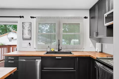 Kitchen - 2457 Capaldi Dr, Marion, OH 43302 photo 3 of 5