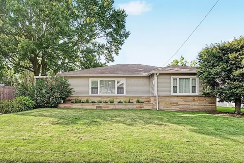 150 E Main St, Centerburg, OH 43011