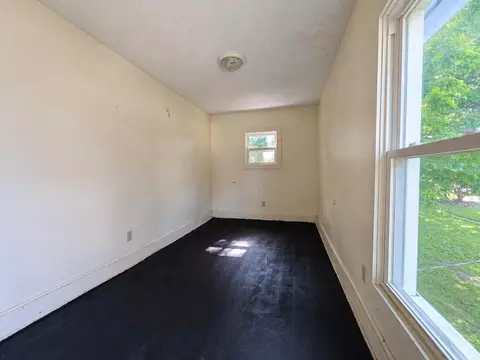 Bedroom - 246 S Hubert Ave, Springfield, OH 45505 photo 3 of 3