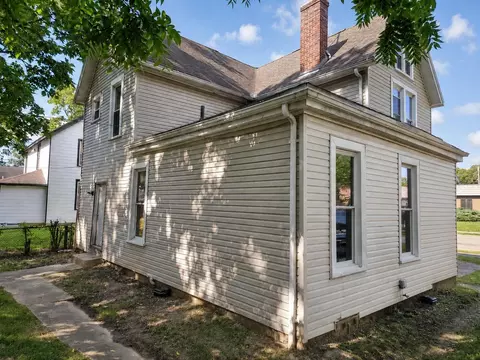 Exterior - 246 S Hubert Ave, Springfield, OH 45505 photo 3 of 5