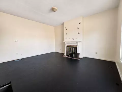 Living - 246 S Hubert Ave, Springfield, OH 45505 photo 2 of 5