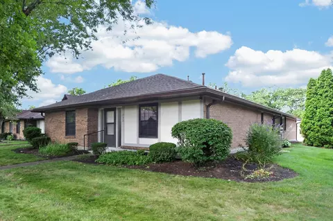 732 Pine Needles Dr, Dayton, OH 45458