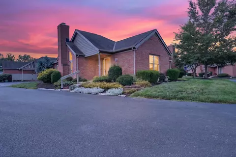 2405 Sportsman Dr, Grove City, OH 43123