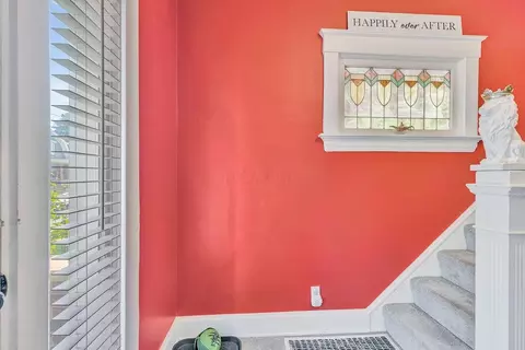 Entry Way - 124 Albert St, Cincinnati, OH 45217 photo 2 of 3