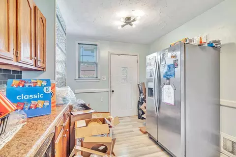 Entry Way - 124 Albert St, Cincinnati, OH 45217 photo 3 of 3