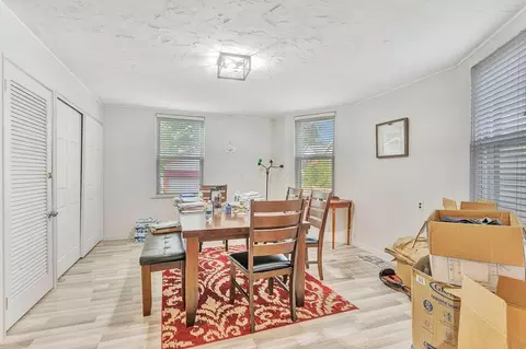 Dining - 124 Albert St, Cincinnati, OH 45217 photo 1 of 2