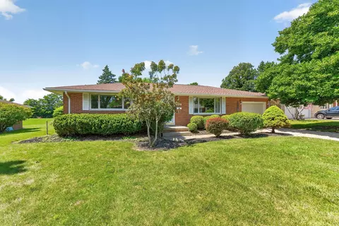 108 Pleasant Dr, Bellefontaine, OH 43311