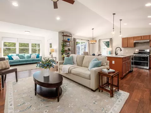 Living - 655 E Beaumont Rd, Columbus, OH 43214 photo 1 of 6