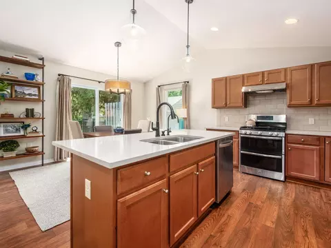 Kitchen - 655 E Beaumont Rd, Columbus, OH 43214 photo 1 of 4