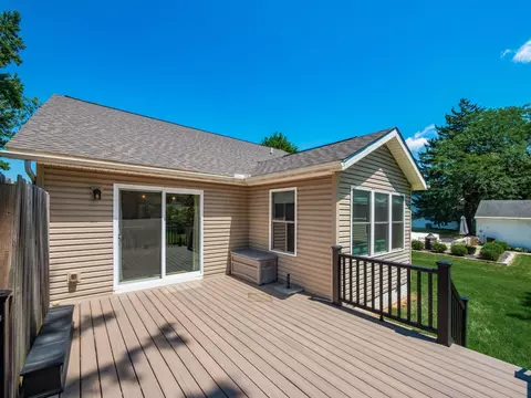 Exterior - 655 E Beaumont Rd, Columbus, OH 43214 photo 2 of 6