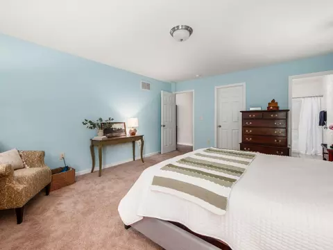 Bedroom - 655 E Beaumont Rd, Columbus, OH 43214 photo 3 of 5