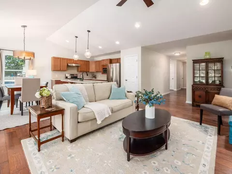 Living - 655 E Beaumont Rd, Columbus, OH 43214 photo 2 of 6