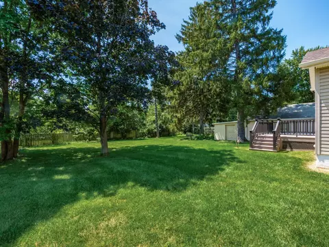 Exterior - 655 E Beaumont Rd, Columbus, OH 43214 photo 5 of 6