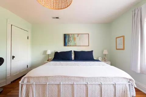 Bedroom - 384 E Beck St, Columbus, OH 43206 photo 5 of 11