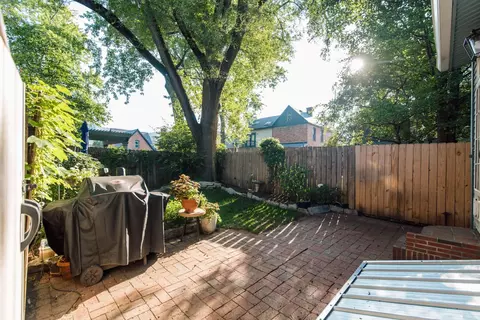 Exterior - 384 E Beck St, Columbus, OH 43206 photo 8 of 21