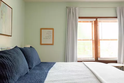 Bedroom - 384 E Beck St, Columbus, OH 43206 photo 4 of 11