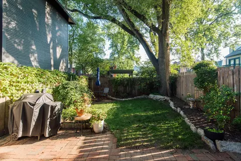 Exterior - 384 E Beck St, Columbus, OH 43206 photo 9 of 21