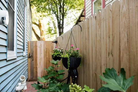 Exterior - 384 E Beck St, Columbus, OH 43206 photo 5 of 21