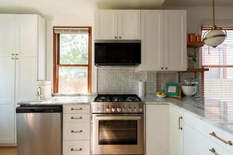 Kitchen - 384 E Beck St, Columbus, OH 43206 photo 3 of 11
