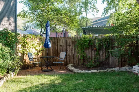 Exterior - 384 E Beck St, Columbus, OH 43206 photo 11 of 21