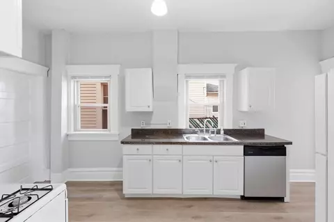 Kitchen - 32 E Maynard Ave, Columbus, OH 43202 photo 1 of 3