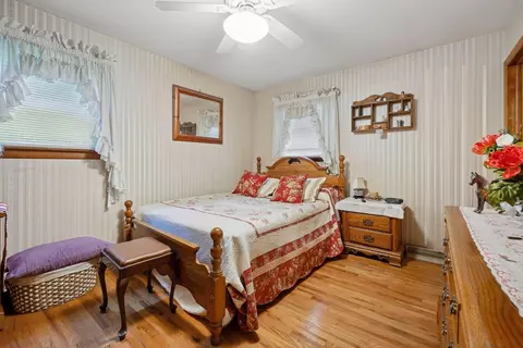 Bedroom - 544 Edgewood Dr, Circleville, OH 43113 photo 5 of 8