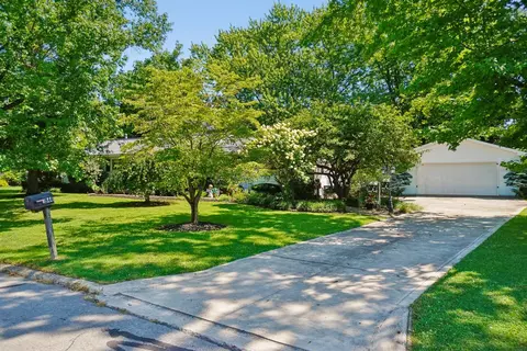 Exterior - 544 Edgewood Dr, Circleville, OH 43113 photo 2 of 8