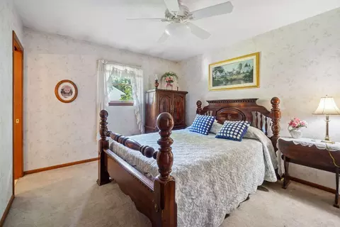 Bedroom - 544 Edgewood Dr, Circleville, OH 43113 photo 7 of 8