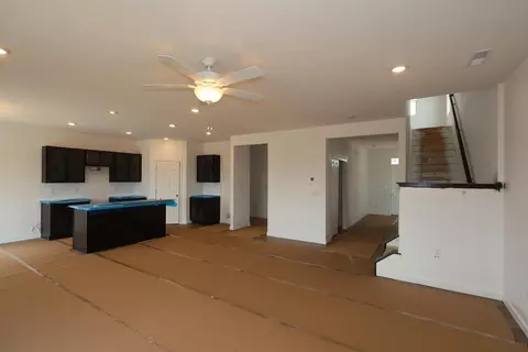 Living - 1015 Dawsons Dr, Hebron, OH 43025 photo 3 of 3