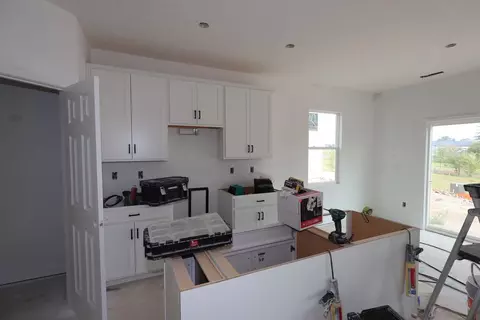 Kitchen - 1019 Dawsons Dr, Hebron, OH 43025 photo 1 of 1