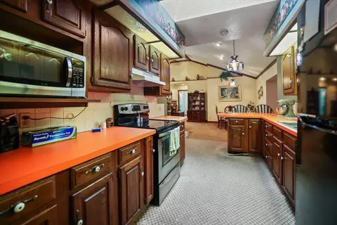 Kitchen - 12960 Appleton Rd, Croton, OH 43013 photo 3 of 3