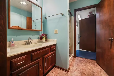 Bath - 12960 Appleton Rd, Croton, OH 43013 photo 1 of 3
