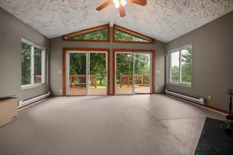 Living - 12960 Appleton Rd, Croton, OH 43013 photo 3 of 4
