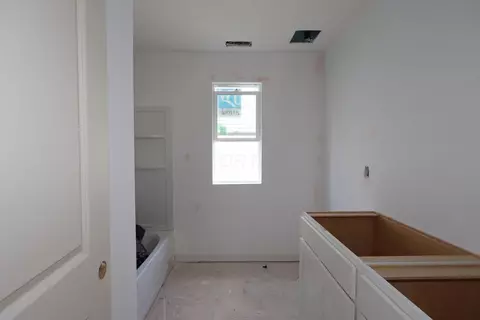 Entry Way - 1021 Dawsons Dr, Hebron, OH 43025 photo 1 of 2