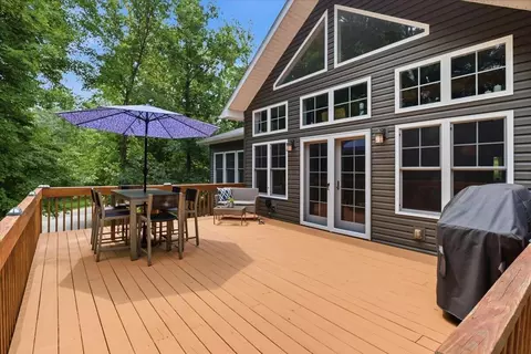 Exterior - 3315 Apple Valley Dr, Howard, OH 43028 photo 10 of 11