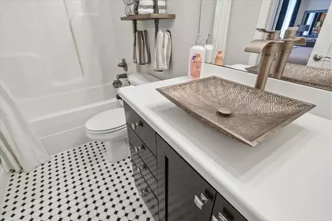 Bath - 3315 Apple Valley Dr, Howard, OH 43028 photo 9 of 9