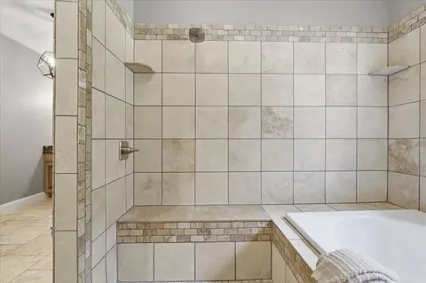 Bath - 3315 Apple Valley Dr, Howard, OH 43028 photo 6 of 9